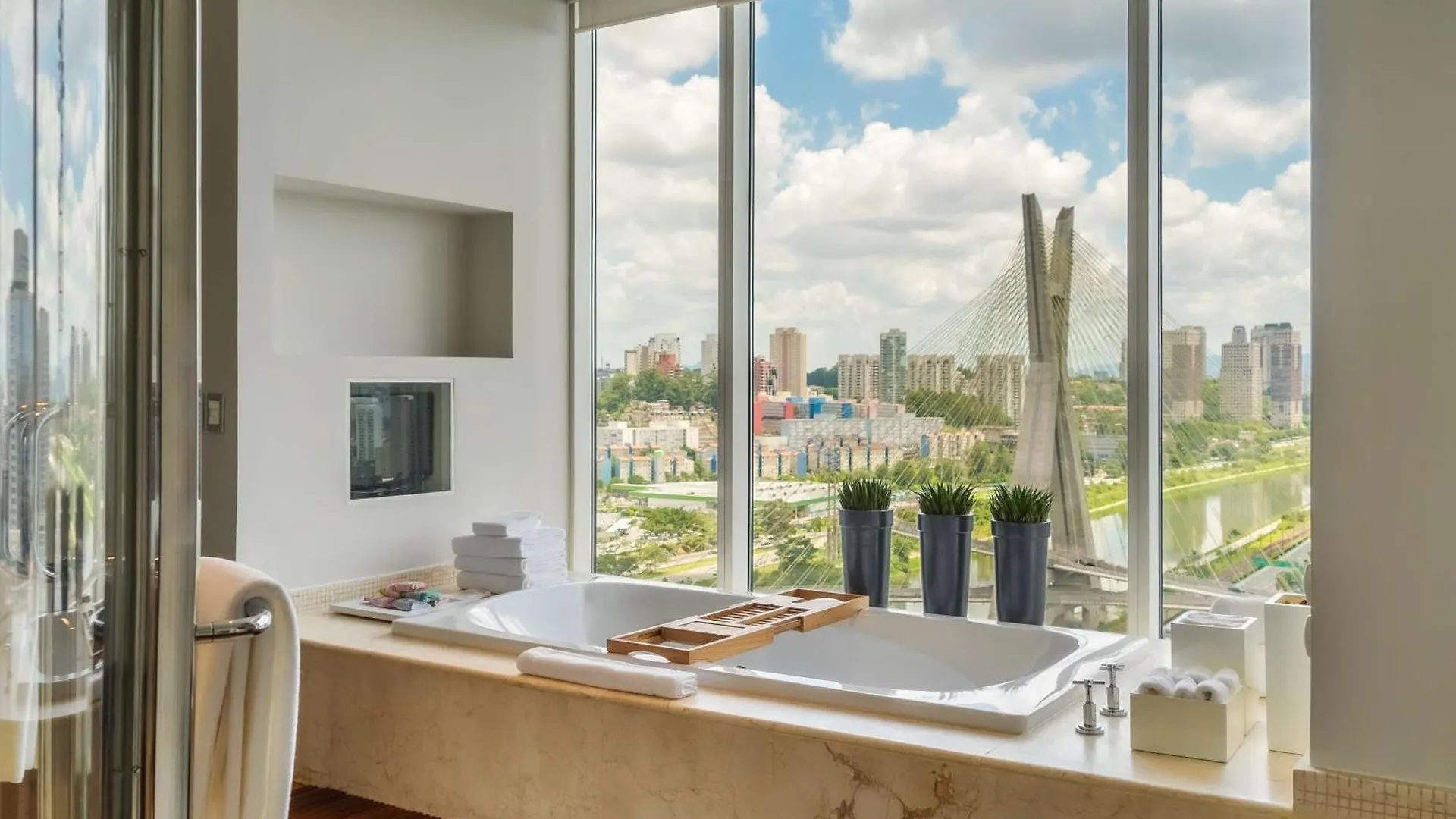 Grand Hyatt Sao Paulo Hotel 5*,  Brazil